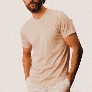 Buck Mason Curved Hem Tee – Cream Men’s Small, Minimalist Americana